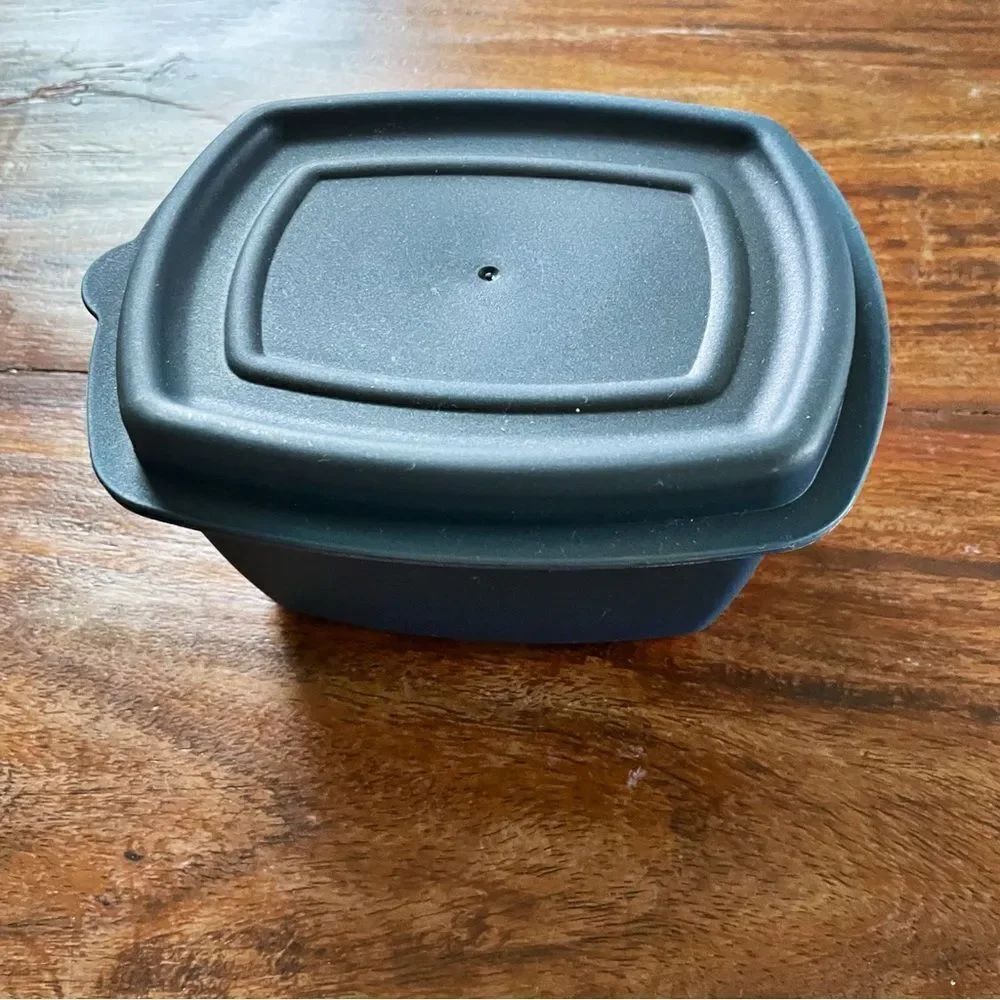 Thyme & Table Dark Gray Food Storage Container/ Pyramid Grater Attachment NWOT